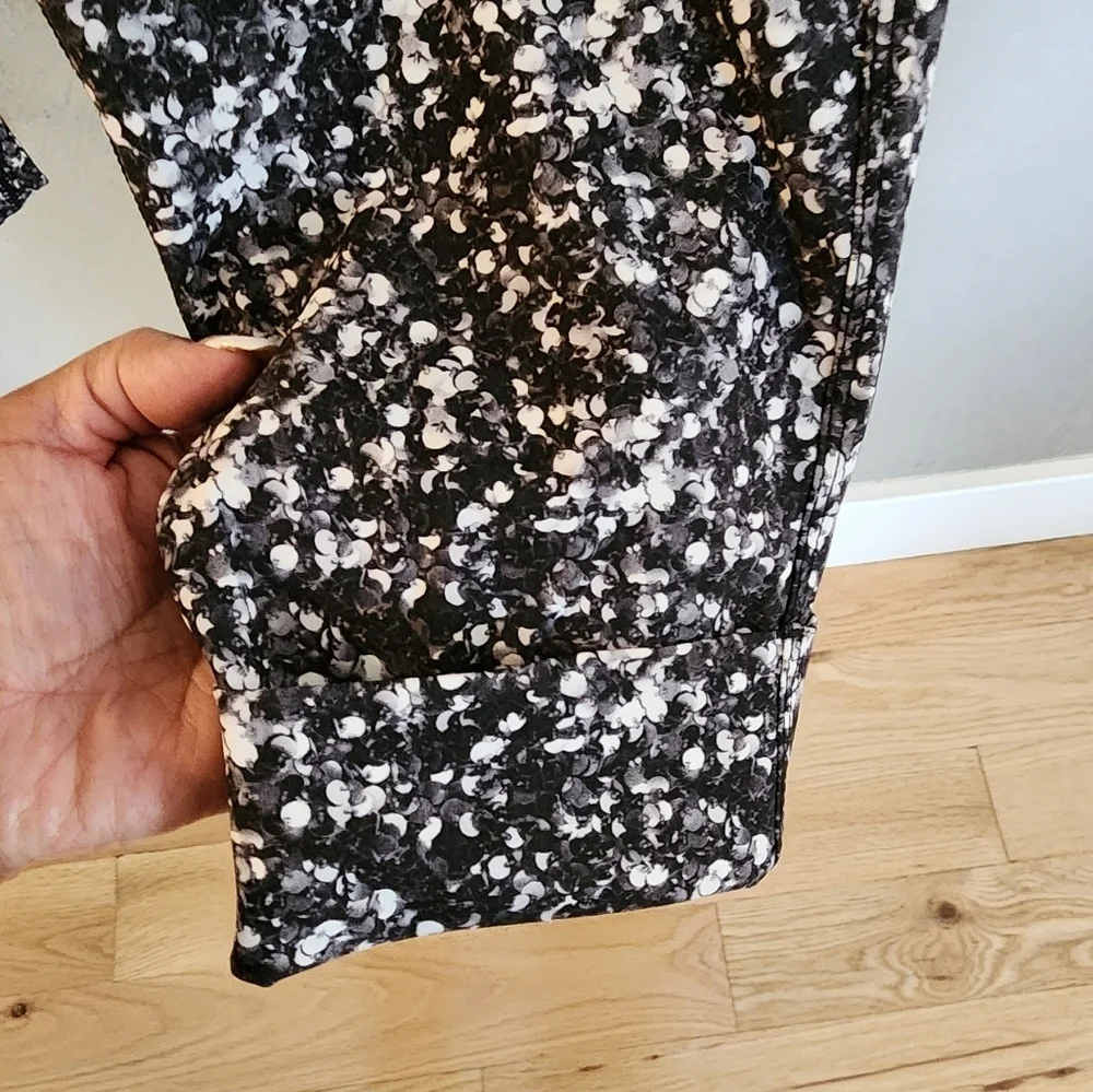 Lululemon Jet crop shimmy simmer  joggers size Small